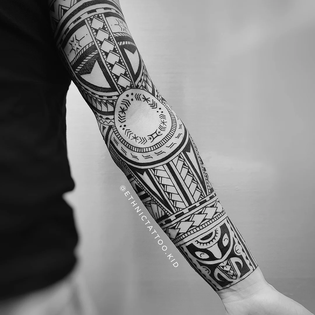 Interior del brazo en estilo polinesio, inspiración Samoana en Madrid